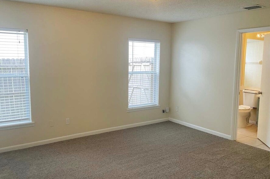 More Photos Of 5444 Conway Oaks Ct, Orlando Multifamily For Lease