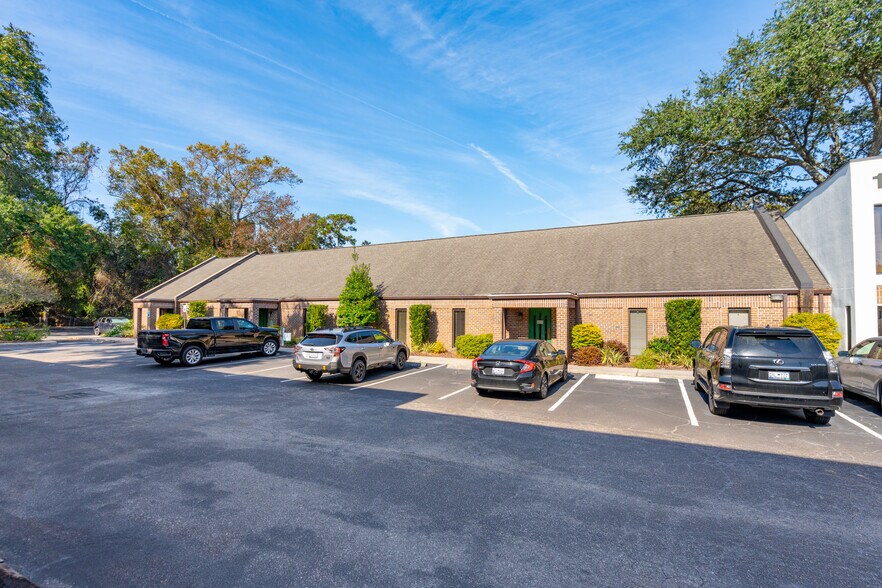 More Photos Of 15 Gamecock Ave, Charleston Office For Sale