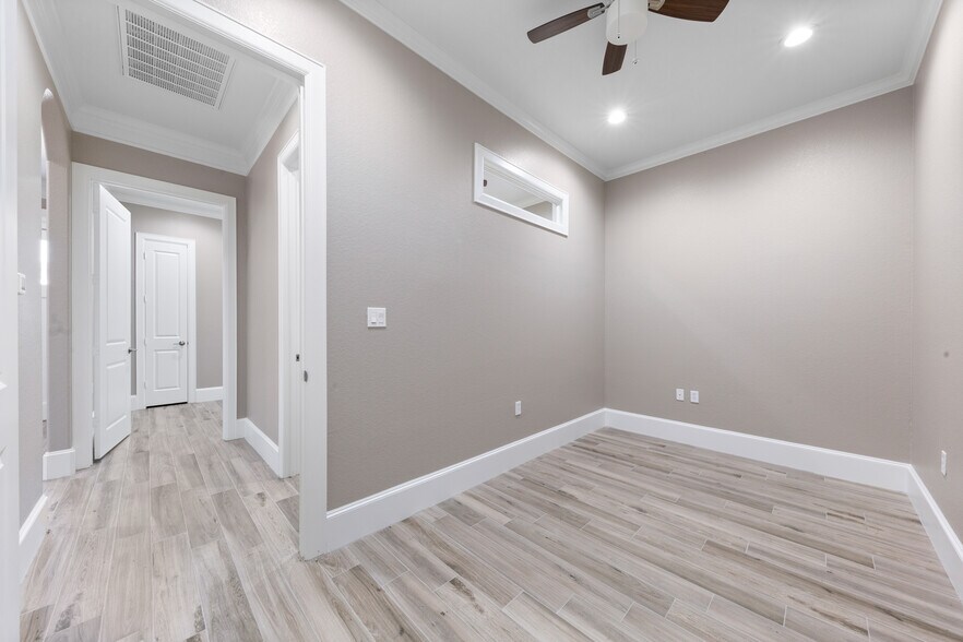 More Photos Of 12422 Spring Cypress Rd, Tomball Medical For Lease