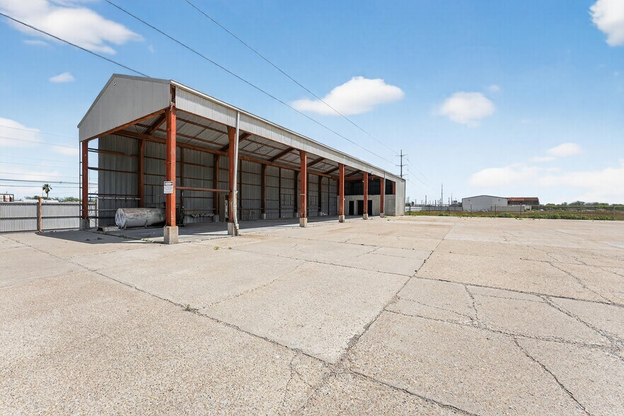 More Photos Of 2434 Etring Ave, Corpus Christi Warehouse For Sale