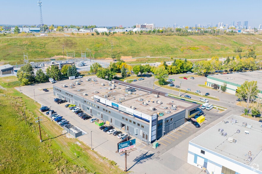 More Photos Of 1035 64th Av SE, Calgary Medical For Lease