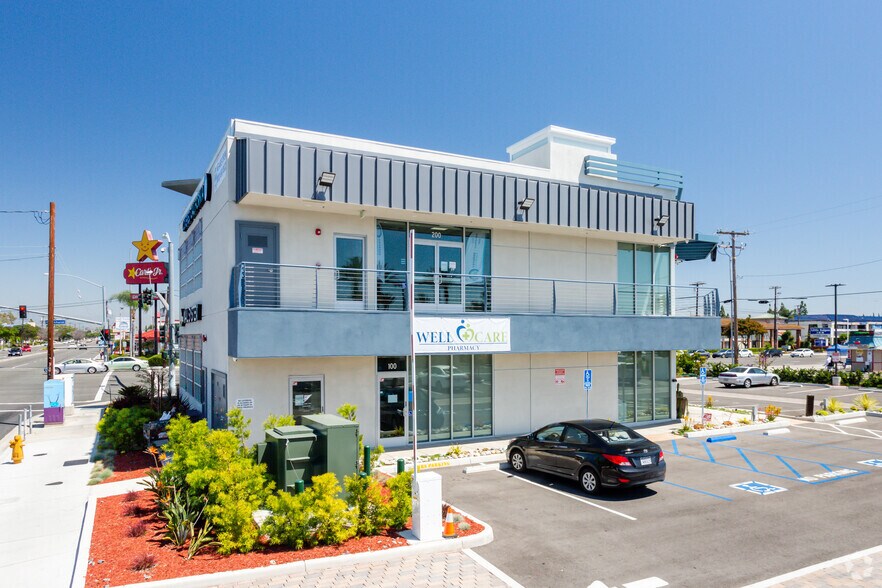 More Photos Of 9972 Westminster Ave, Garden Grove Freestanding For Lease