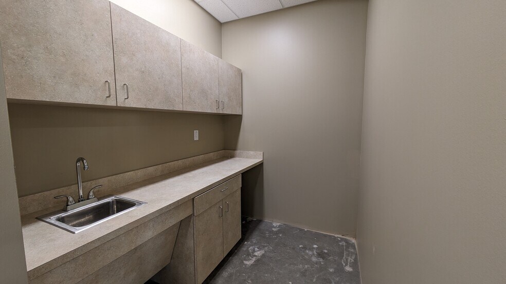 More Photos Of 275 SE Inner Loop, Georgetown Freestanding For Lease