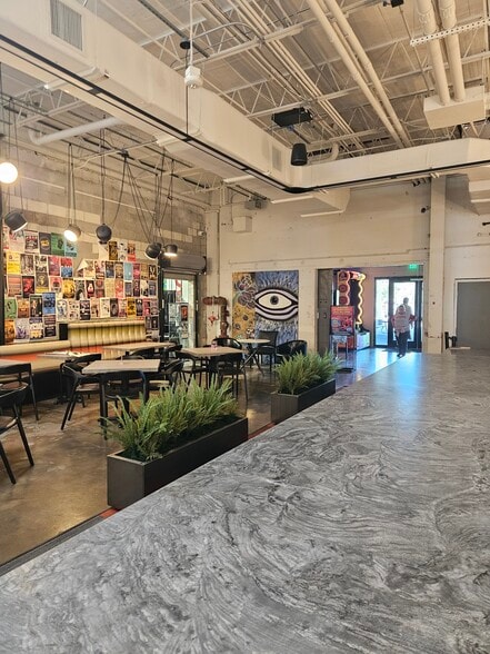 More Photos Of 2606 Fairfield Ave S, Saint Petersburg Light Manufacturing For Lease