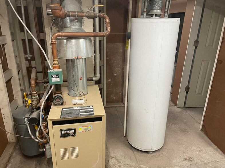 More Photos Of 2303 15th St, Troy Storefront For Sale