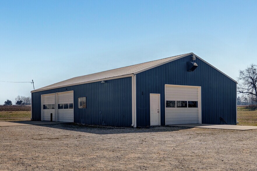 Primary Photo Of 972 US Highway 60 S, Billings Industrial For Sale