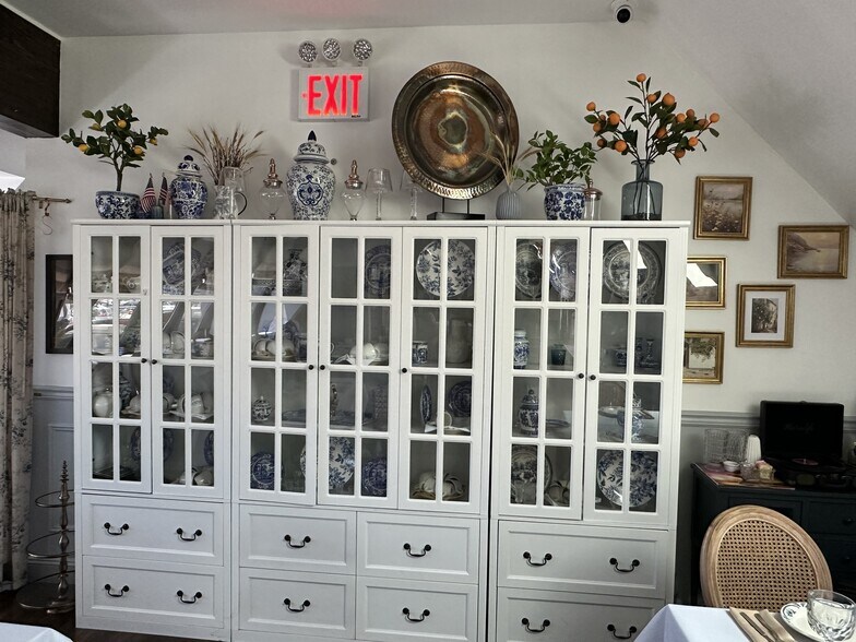 More Photos Of 141 Mansion Ave, Staten Island Restaurant For Sale