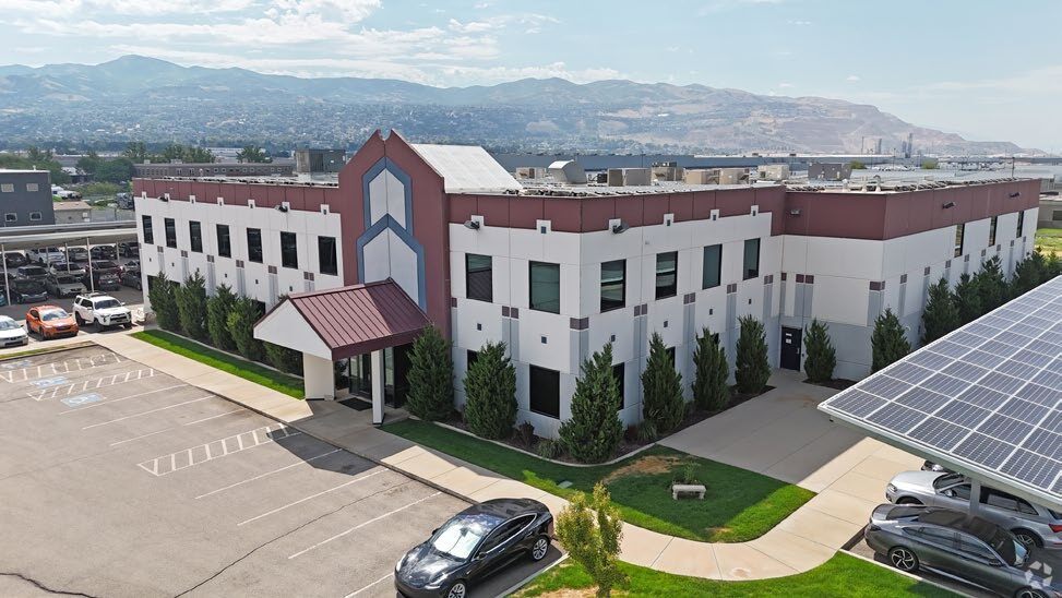 More Photos Of 669 W 900 N, North Salt Lake Flex For Sale