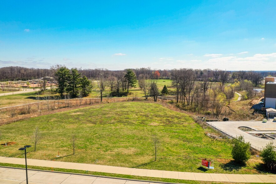 More Photos Of 1 Golf Rd, Alton Land For Sale