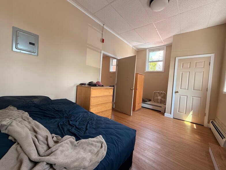 More Photos Of 26 Child St, Warren Apartments For Sale