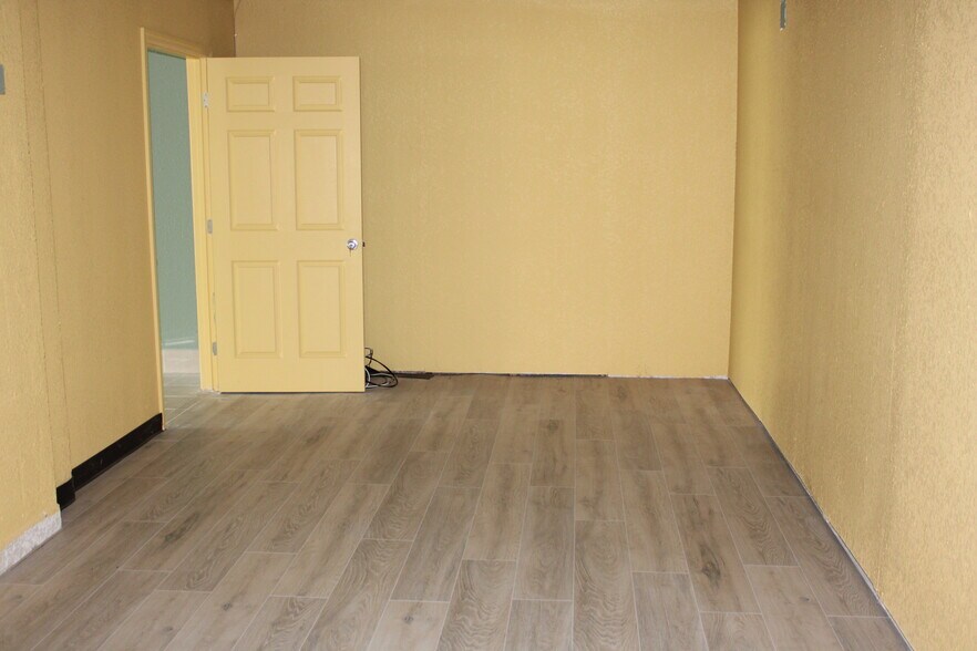 More Photos Of 2180 Hercules Ave, Clearwater Freestanding For Lease