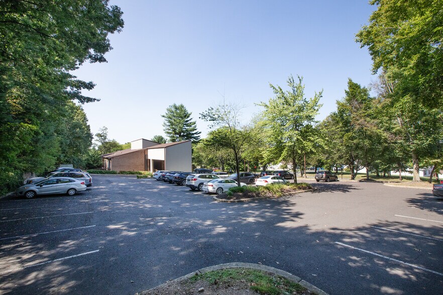 More Photos Of 800 W State St, Doylestown Office For Lease