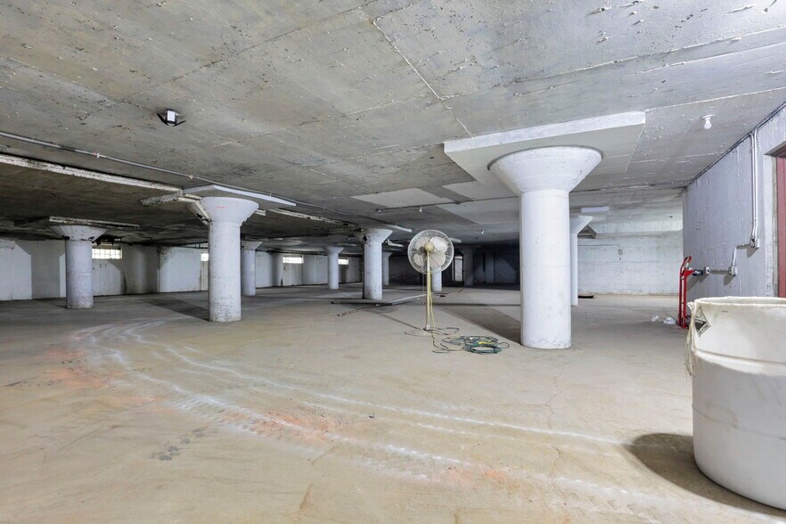 More Photos Of 435 N Elizabeth St, Lima Warehouse For Sale