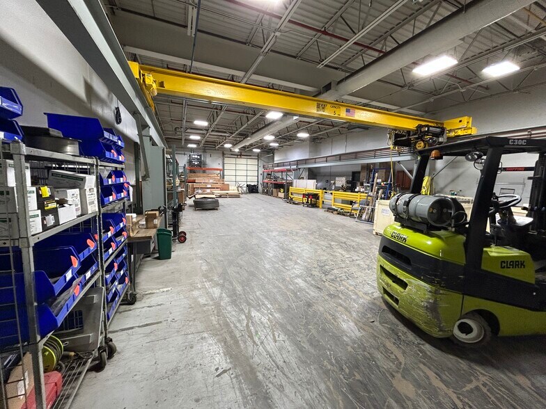 More Photos Of 2800 Hitchcock Ave, Downers Grove Manufacturing For Sale