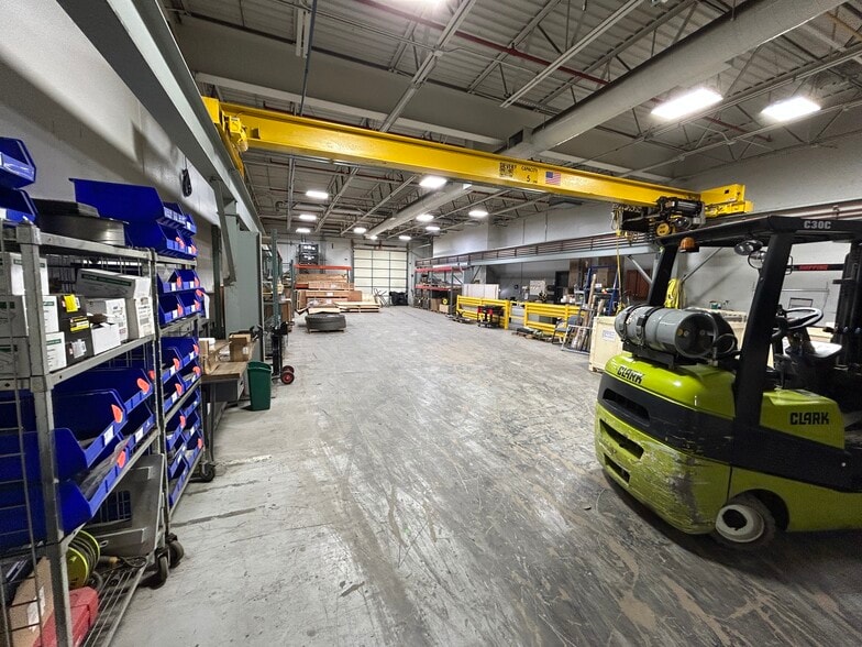 More Photos Of 2800 Hitchcock Ave, Downers Grove Manufacturing For Sale