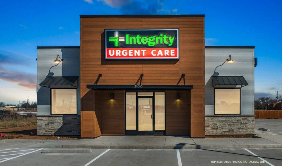 Primary Photo Of 618 W US Highway 79, Rockdale Freestanding For Sale