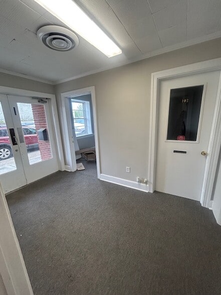 More Photos Of 424 N Chestnut St, Lumberton Office For Lease