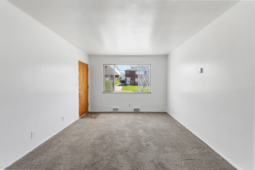 More Photos Of 552 Treeside Dr, Akron Apartments For Sale