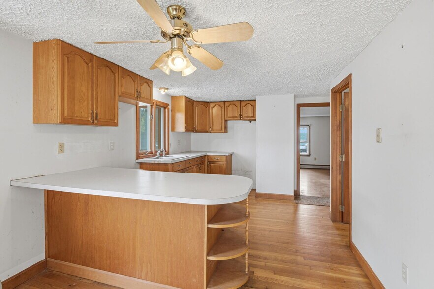 More Photos Of 400 Thames St, Bristol Multifamily For Sale