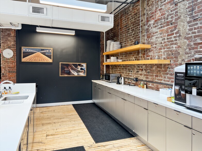 More Photos Of 361-361 Newbury St, Boston Coworking Space