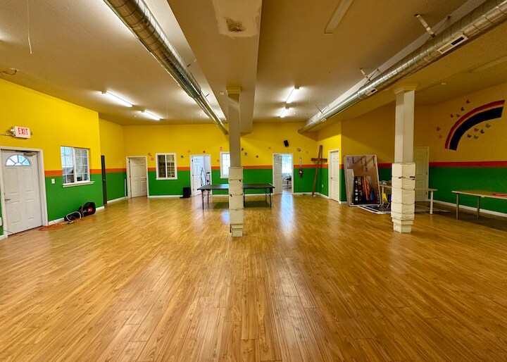 More Photos Of 9629 Holly St, Oakland Religious Facility For Sale