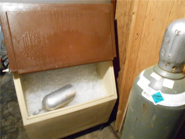 More Photos Of 164 Coyle Curtain Rd, Monongahela General Retail For Sale