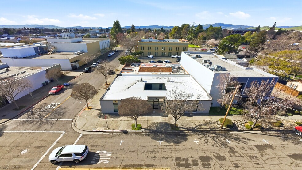 More Photos Of 801 Jefferson St, Fairfield Medical For Sale