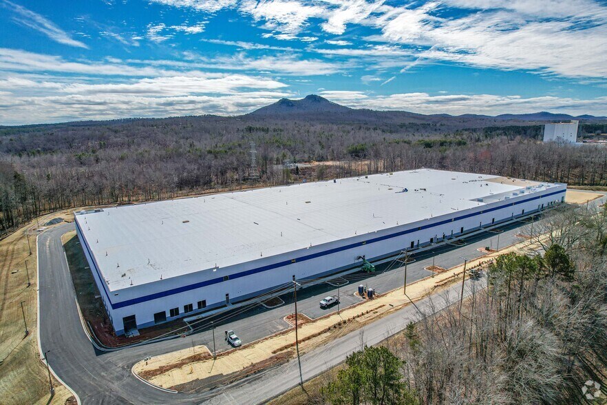 More Photos Of 330 Woodlake Pky, Kings Mountain Distribution For Lease
