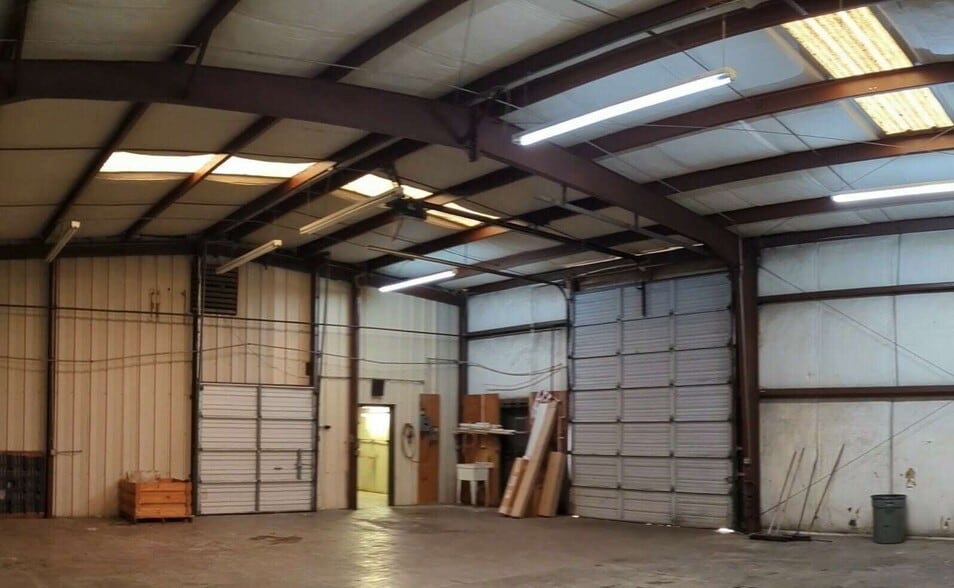 More Photos Of 2988 Gillespie St, Fayetteville Manufacturing For Lease