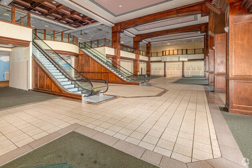 More Photos Of 2590 Citiplace Ct, Baton Rouge Freestanding For Lease