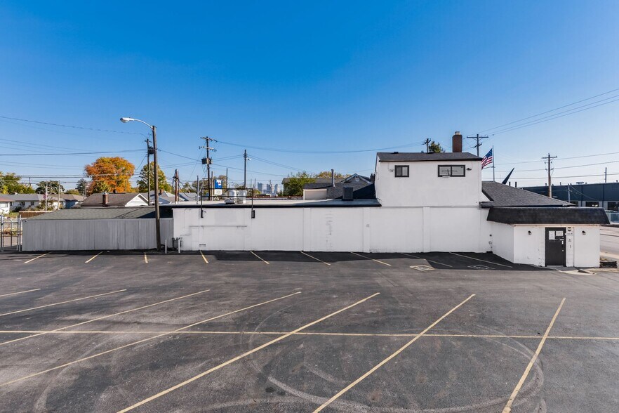 More Photos Of 1662 W Mound St, Columbus Restaurant For Sale