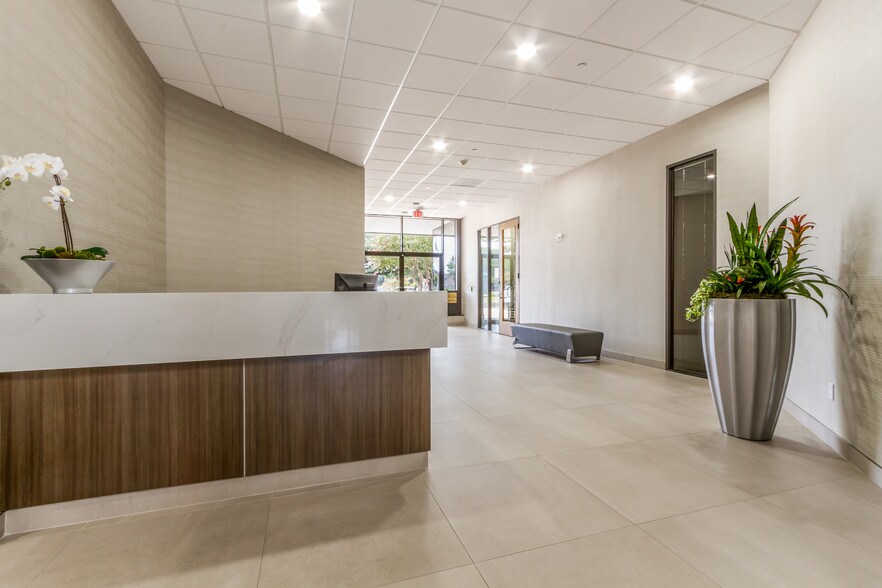 More Photos Of 7600 W Tidwell Rd, Houston Office For Lease