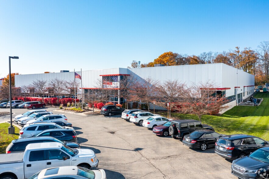 Primary Photo Of 14967 Pilot Dr, Plymouth Manufacturing For Sale
