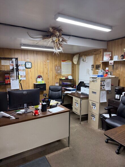 More Photos Of 3408 Industrial Rd E, Homedale Manufacturing For Sale