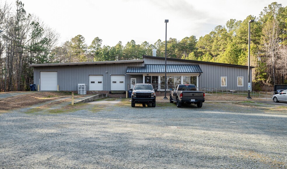 More Photos Of 6909 Dodsons Xrd, Hillsborough Industrial For Lease
