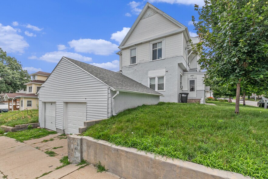 More Photos Of 2501 Poppleton Ave, Omaha Apartments For Sale