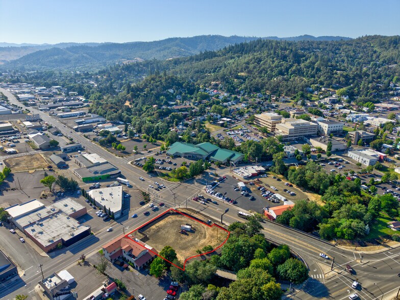 More Photos Of 328 NE Winchester St, Roseburg Land For Sale