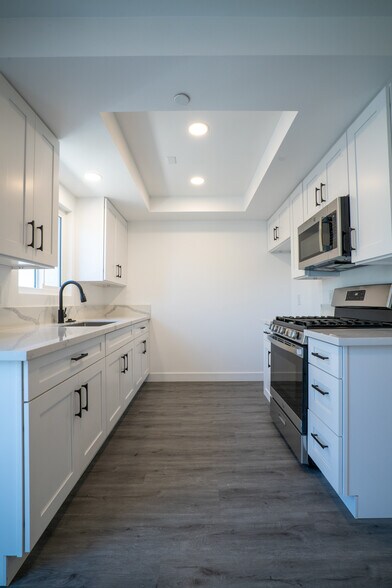 More Photos Of 810 S Flower St, Santa Ana Apartments For Sale