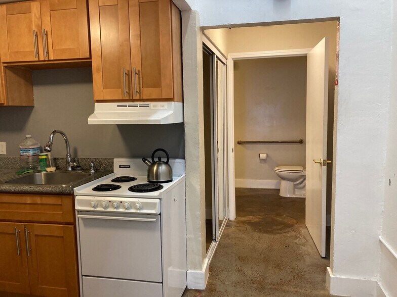 More Photos Of 130-146 E 12th St, Oakland Apartments For Lease