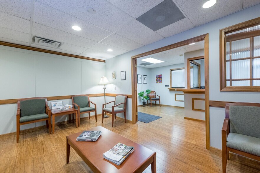 More Photos Of 1151 Bethel Rd, Columbus Medical For Sale