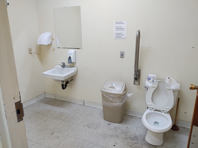 More Photos Of 4310-4328 Main St, Bridgeport Storefront For Lease