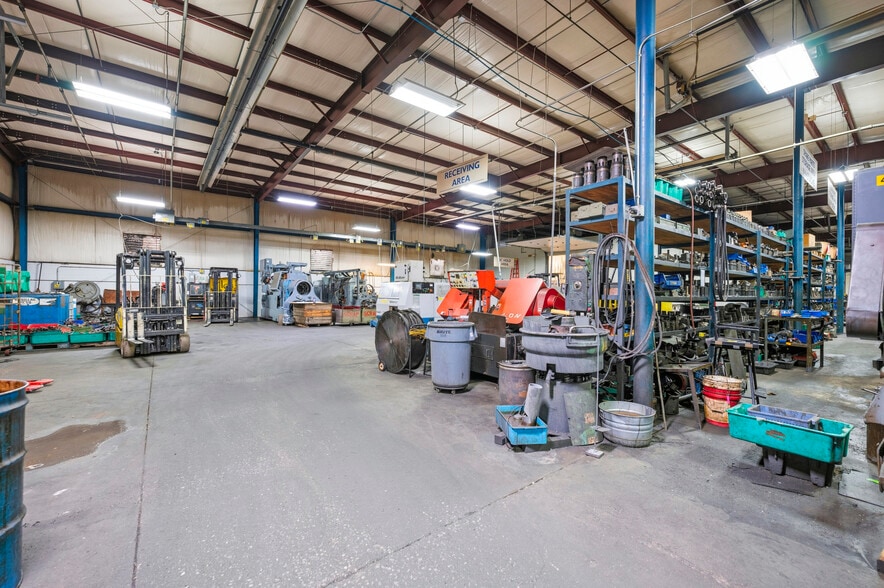 More Photos Of 151 Hanger Cir, Richmond Warehouse For Sale