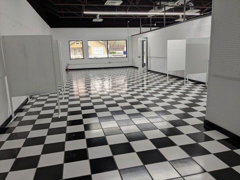 More Photos Of 717 Walnut St, Columbus Storefront Retail Office For Sale