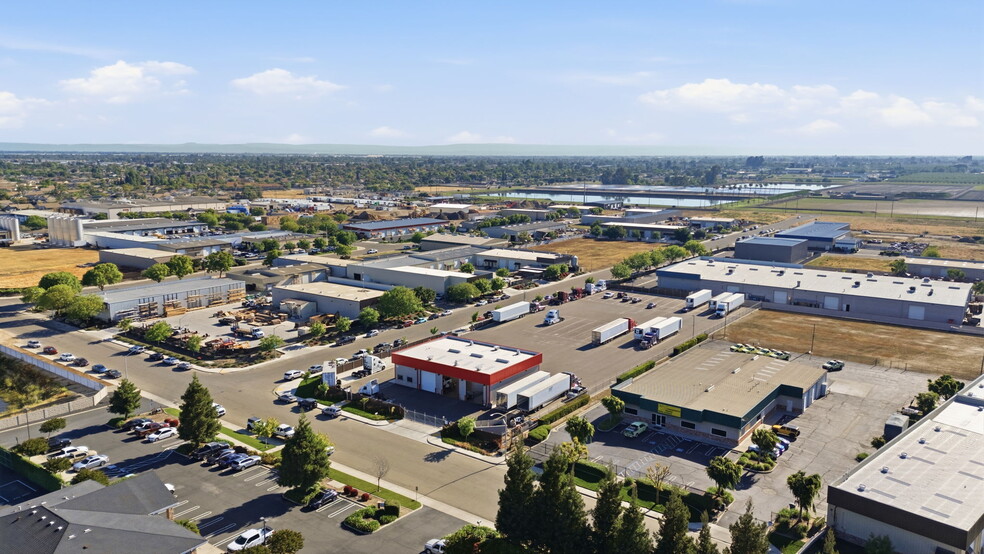 More Photos Of 4376 Farm Supply Dr, Ceres Truck Terminal For Sale