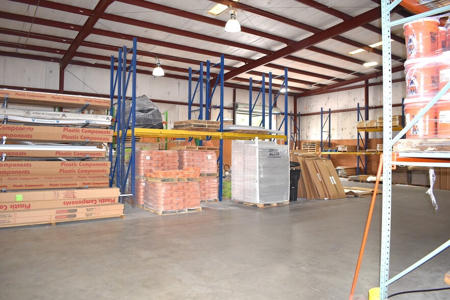 More Photos Of 6975 Flat Rock Rd, Midland Office For Lease