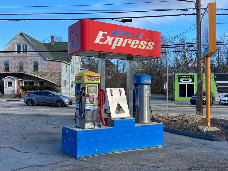 More Photos Of 690 Boswell Ave, Norwich Carwash For Sale