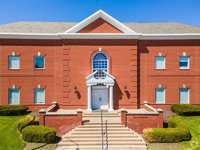 More Photos Of 4310 Madison Ave, Kansas City Office For Sale
