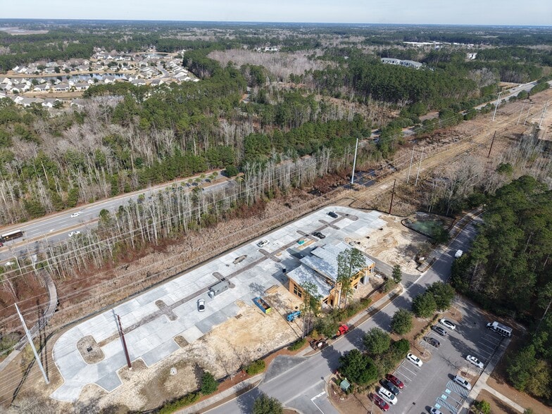 More Photos Of 5 Hampton Lake Dr, Bluffton Storefront Retail Office For Lease