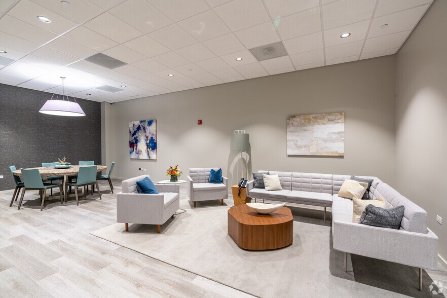 More Photos Of 1930 Innovation Way, Libertyville Manufacturing For Lease