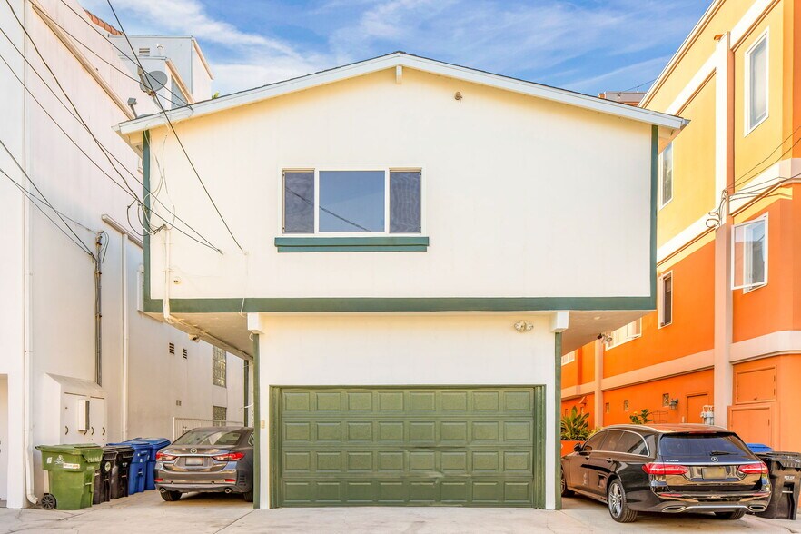 More Photos Of 16 Spinnaker St, Marina Del Rey Multifamily For Sale